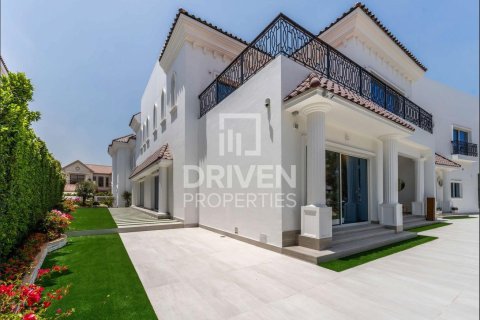 Müüa villa asukohaga Jumeirah Golf Estates, Dubai, AÜE: 7 magamistoaga, 1832.61 m² Nr 762107 - pilt 25