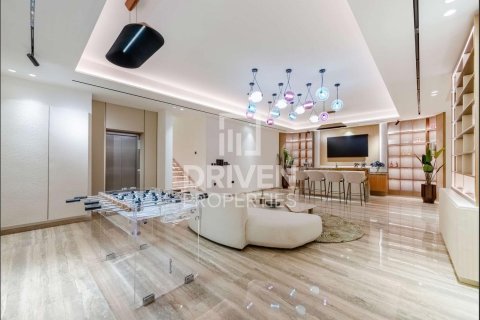 Müüa villa asukohaga Jumeirah Golf Estates, Dubai, AÜE: 7 magamistoaga, 1832.61 m² Nr 762107 - pilt 3