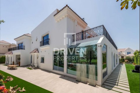 Müüa villa asukohaga Jumeirah Golf Estates, Dubai, AÜE: 7 magamistoaga, 1832.61 m² Nr 762107 - pilt 13