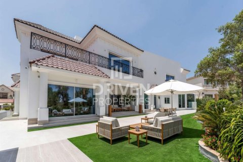 Müüa villa asukohaga Jumeirah Golf Estates, Dubai, AÜE: 7 magamistoaga, 1832.61 m² Nr 762107 - pilt 4