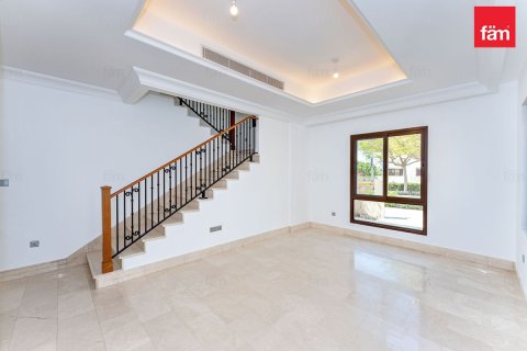 Villa til leje i Dubai, UAE 4 soveværelser, 578.7 kvm № 764041 - foto 2