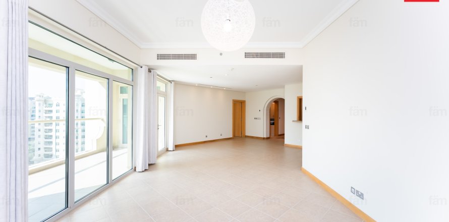 Apartment in Palm Jumeirah, Dubai, UAE 3 bedrooms, 200.4 sq.m. № 708144