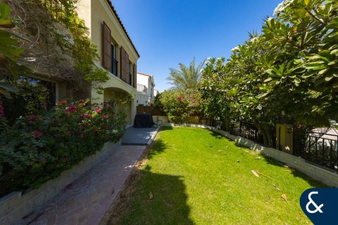 Townhouse di Motor City, Dubai, UEA 4 kamar tidur, 454 m2 nomor 671409 - foto 1