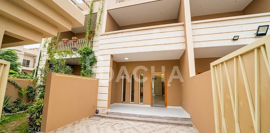 Villa à Jumeirah Village Circle, Dubai, EAU: 4 chambres, 130 m2 № 740565