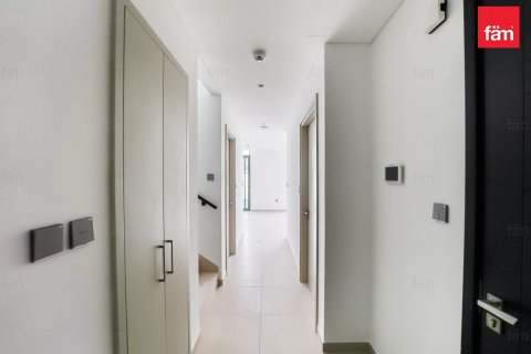 Radový dom v Dubai, SAE 4 spálne, 249.2 m2 č. 696883 - Fotografia 12