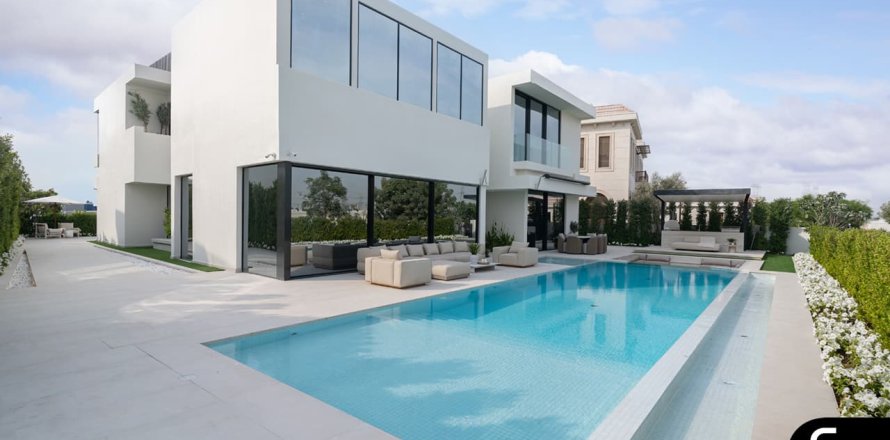 Vila v Dubai Hills Estate, Dubai, SAE 5 spální, 906 m2 č. 670953