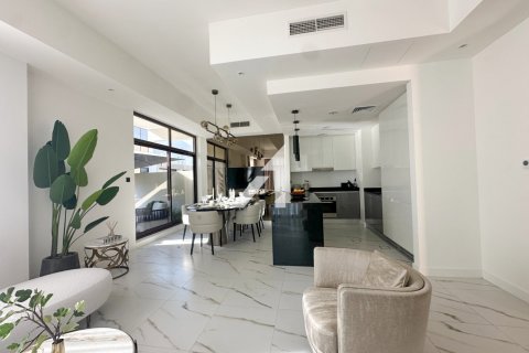 Villa te koop in Dubai, VAE 4 slaapkamers, 187.2 vr.m., nr 638513 - foto 2