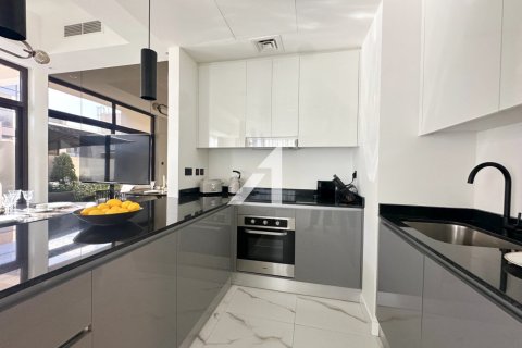 Villa te koop in Dubai, VAE 4 slaapkamers, 187.2 vr.m., nr 638513 - foto 3