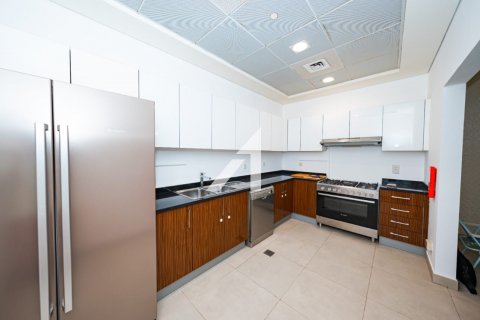 Apartament na sprzedaż w Dubai, ZEA 2 sypialnie, 153.6 mkw., nr 638514 - zdjęcie 4