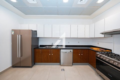 Apartament na sprzedaż w Dubai, ZEA 2 sypialnie, 153.6 mkw., nr 638514 - zdjęcie 5
