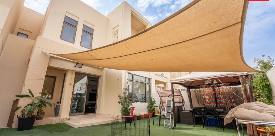 Villa asukohaga Reem, Dubai, AÜE: 3 magamistoaga, 220 m² Nr 699920