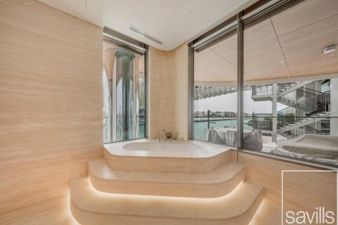 Apartment in Jumeirah, Dubai, UAE 4 bedrooms, 516 sq.m. № 635281 - photo 16