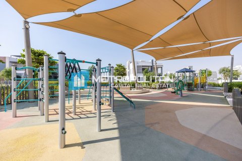 Tokë në Yas Island, Abu Dhabi, Emiratet e Bashkuara Arabe 750 m2. № 633478 - Foto 6