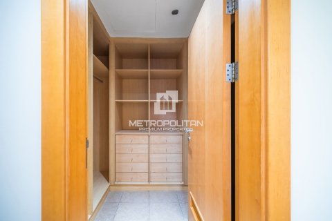 Huoneisto Palm Jumeirah, Dubai, Arabiemiraatit 3 makuuhuonetta, 204 m2 № 664764 - kuva 14
