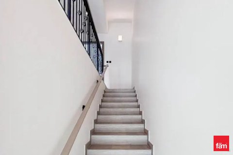 Villa in Dubai, UAE 4 bedrooms, 144 sq.m. № 708285 - photo 6