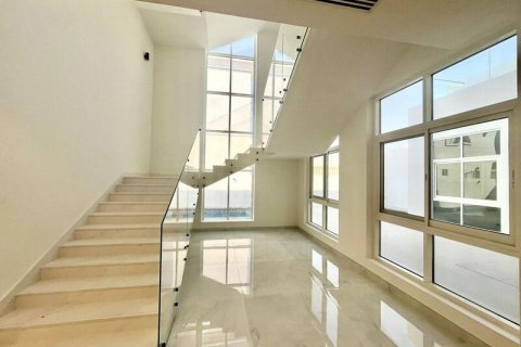 Vilë në Al Barsha, Dubai, Emiratet e Bashkuara Arabe 5 dhoma gjumi, 903.64 m2. № 637529 - Foto 11