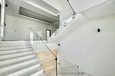Vilë në Al Barsha, Dubai, Emiratet e Bashkuara Arabe 5 dhoma gjumi, 903.64 m2. № 637529 - Foto 5