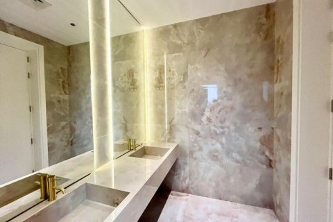 Vilë në Al Barsha, Dubai, Emiratet e Bashkuara Arabe 5 dhoma gjumi, 903.64 m2. № 637529 - Foto 9