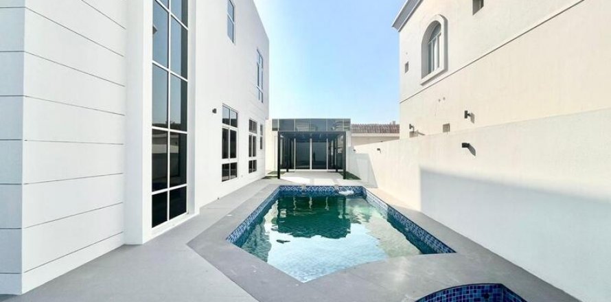 Vilë në Al Barsha, Dubai, Emiratet e Bashkuara Arabe 5 dhoma gjumi, 903.64 m2. № 637529