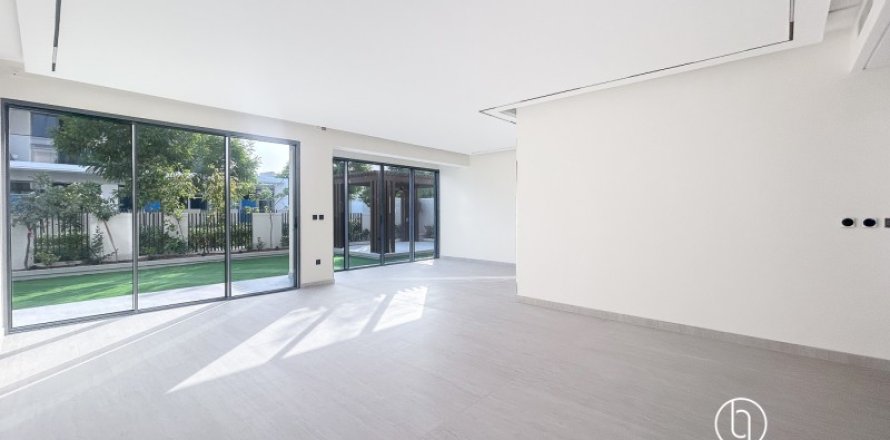 Villa sa Dubai, UAE 4 silid-tulugan, 432 sq.m. № 669257