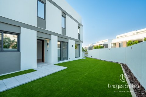 Vila di Dubai, UAE 4 bilik tidur, 271.3 meter persegi № 669254 - foto 1