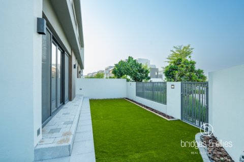 Vila di Dubai, UAE 4 bilik tidur, 271.3 meter persegi № 669254 - foto 17