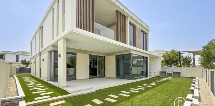 Villa a Dubai, EAU 5 camere da letto, 577.4 mq. № 669256