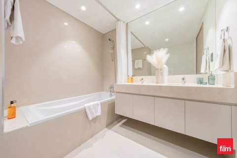 Apartmen di Dubai, UAE 2 bilik tidur, 112.8 meter persegi № 708425 - foto 12