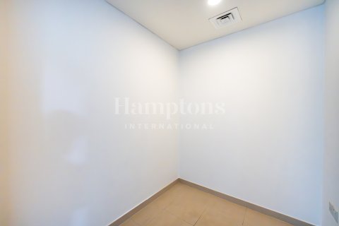 Huoneisto The Views, Dubai, Arabiemiraatit 3 makuuhuonetta, 153.56865900 m2 № 651612 - kuva 1