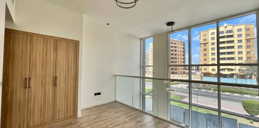 Casa urbana em Dubai, EAU 4 quartos, 78.6 m2 № 763274