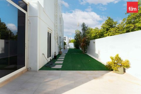 Üürile anda ridamaja asukohaga Dubai, AÜE: 4 magamistoaga, 263.6 m² Nr 708477 - pilt 19