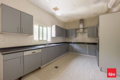 Vila u gradu Dubai, UAE 6 spavaće sobe, 555 m2 Br. 706121 - Slika 14