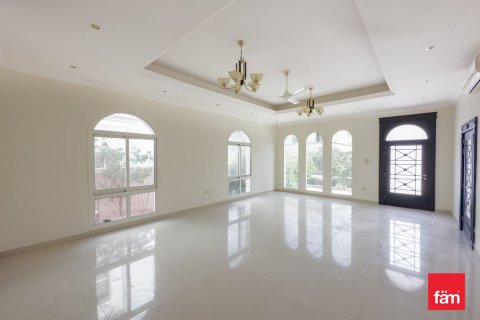 Vila u gradu Dubai, UAE 6 spavaće sobe, 555 m2 Br. 706121 - Slika 11