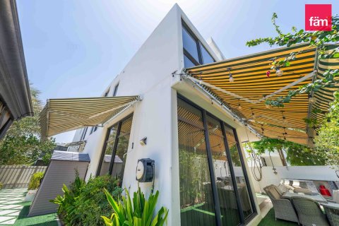 Villa itt: Dubai, EAE, 6 hálószoba, 404.9 m², azonosító: 714292 - fénykép 2