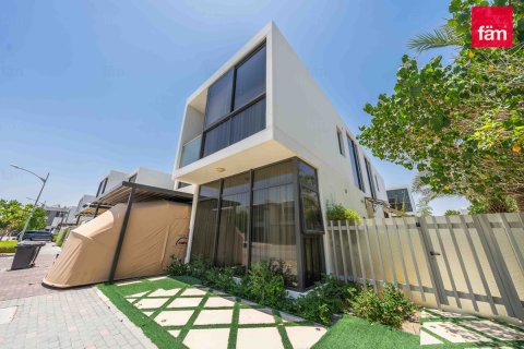 Vila v Dubai, SAE 6 spální, 404.9 m2 č. 714292