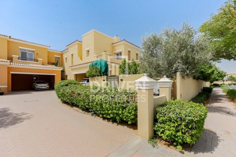 Villa till försäljning i Arabian Ranches, Dubai, UAE 3 sovrum, 445.93 kvm Nr. 743543 - fotografi 2