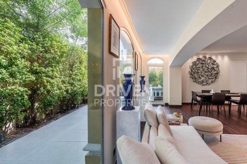 Villa till försäljning i Arabian Ranches, Dubai, UAE 3 sovrum, 445.93 kvm Nr. 743543 - fotografi 8