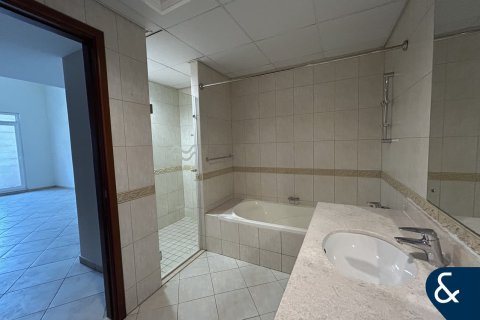 Apartman u gradu Motor City, Dubai, UAE 3 spavaće sobe, 224 m2 Br. 670885 - Slika 7