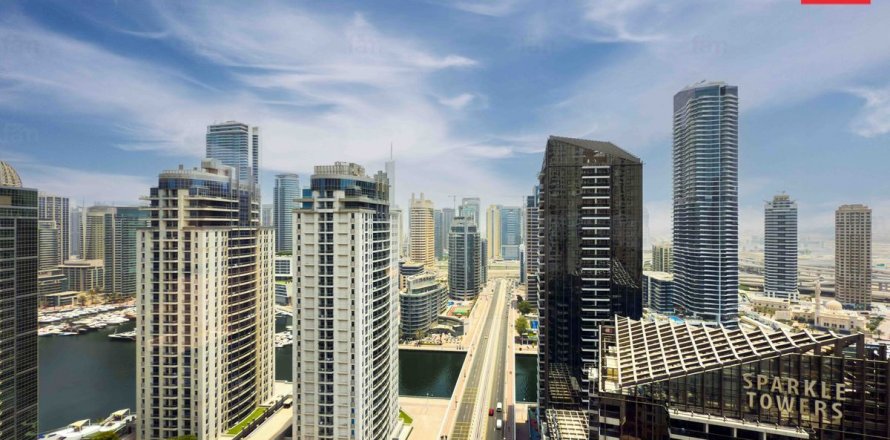 Apartment in Dubai, UAE 3 bedrooms, 175 sq.m. № 630489