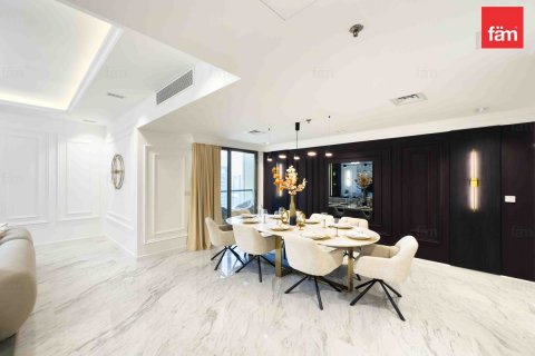 Apartment in Dubai, UAE 3 bedrooms, 175 sq.m. № 630489 - photo 11