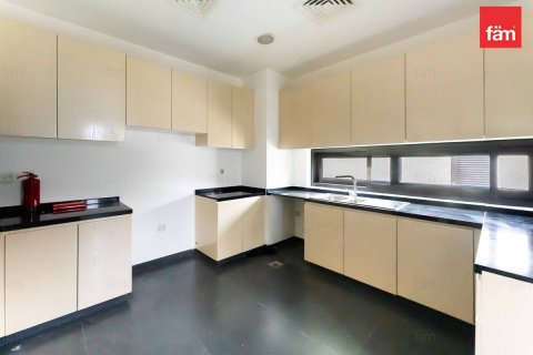 Villetta a schiera in affitto a Dubai, EAU 3 camere da letto, 253 mq. № 655789 - foto 6