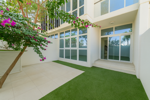 Townhouse til salg i Dubai, UAE 3 soveværelser, 151.8 kvm № 749160 - foto 2