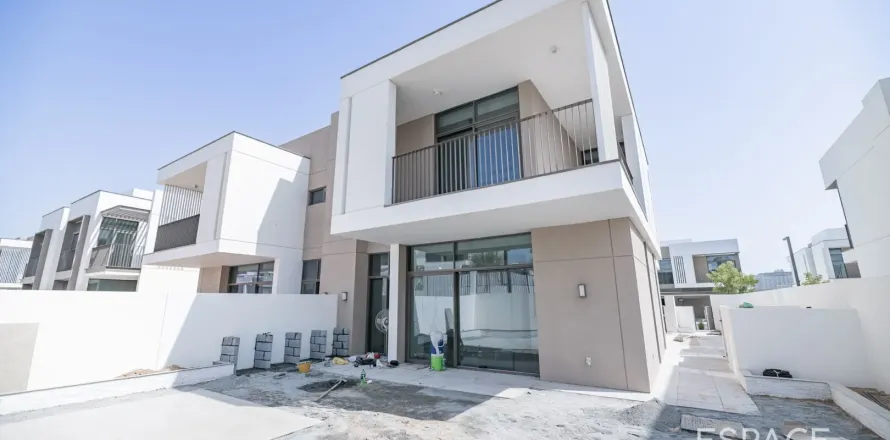 Kuća u nizu u gradu Al Furjan, Dubai, UAE 4 spavaće sobe, 312 m2 Br. 650071