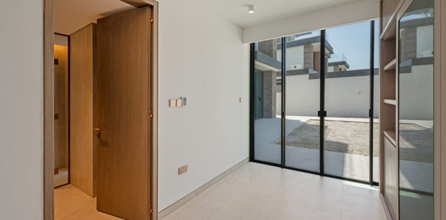 Maison de ville à Tilal Al Ghaf, Dubai, EAU: 5 chambres, 565 m2 № 728754