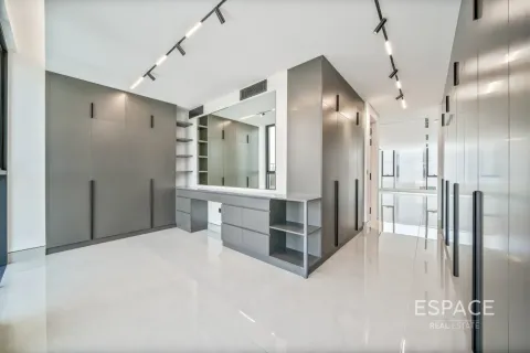 Villa in Jumeirah Park, Dubai, UAE 5 bedrooms, 481 sq.m. № 738375 - photo 15