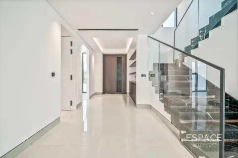 Villa in Jumeirah Park, Dubai, UAE 5 bedrooms, 481 sq.m. № 738375 - photo 2