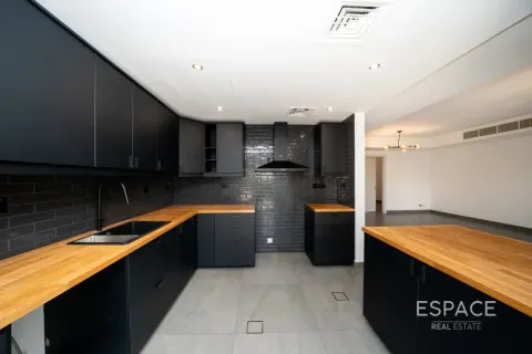 Vila v The Springs, Dubai, SAE 3 spálne, 228 m2 č. 738372 - Fotografia 6