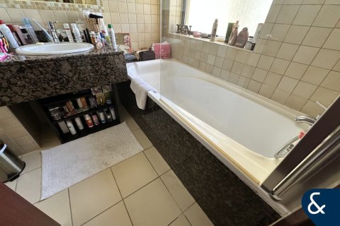 Apartman u Jumeirah Beach Residence, Dubai, UAE 2 spavaćih soba, 120 m2 Br. 697868 - fotografija 12