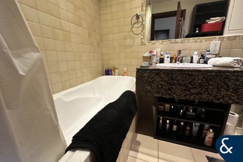 Apartman u Jumeirah Beach Residence, Dubai, UAE 2 spavaćih soba, 120 m2 Br. 697868 - fotografija 14