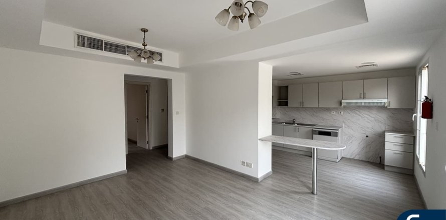 Huvila The Springs, Dubai, Arabiemiraatit 2 makuuhuonetta, 207 m2 № 688888